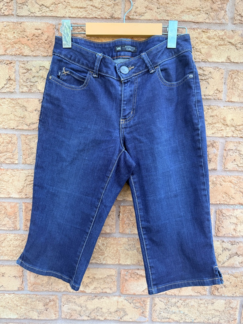 💫4/$25 • Lee Modern Series Curvy Fit Dark Blue Denim Capri Jeans